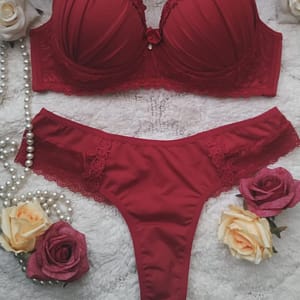 Conjunto Em Poliamida E Renda Com Guipure e Pingente