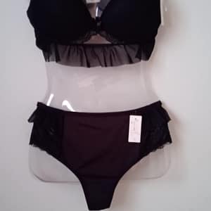 Conjunto Plus Em Renda Com Babados Em Tule