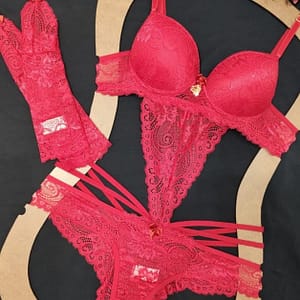 Body Sensual Em Renda Com Pingente