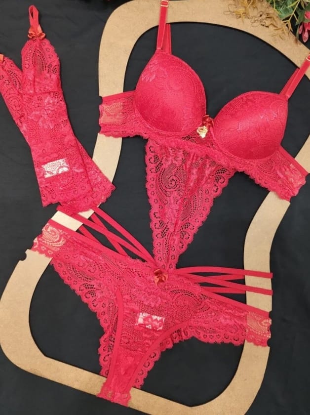 Body Sensual Em Renda Com Pingente