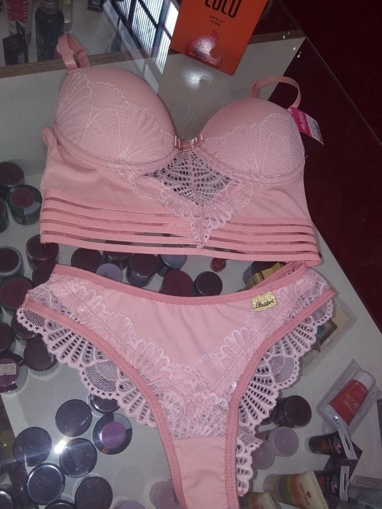 Conjunto Microfibra Com Detalhes Em Renda Cropped - Imagem 3